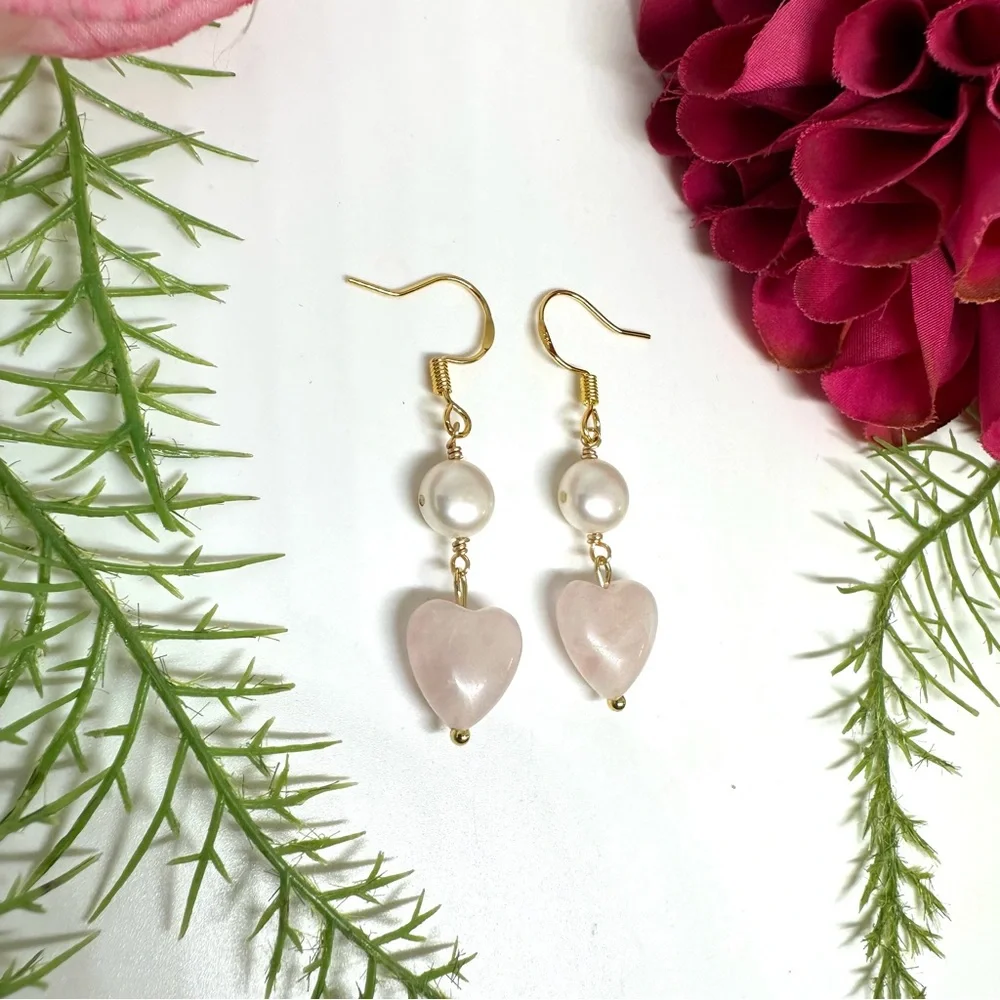 NEW⚜️Rose Quartz & Freshwater Pearl Heart Drop Earrings - Picture 3 of 6